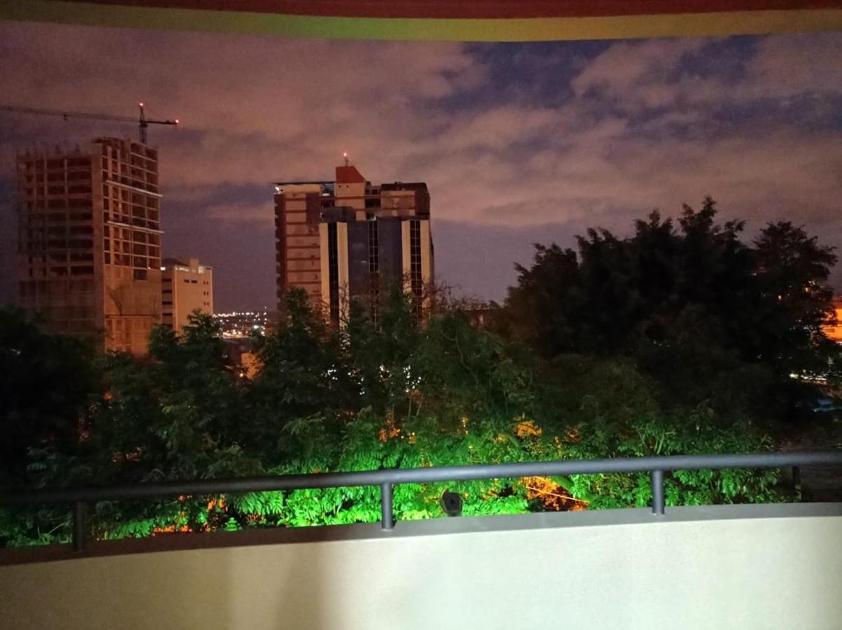 Amplio Y Comodo Apartamento Con Bella Vista En Pleno Centro Ciudad del Este Eksteriør bilde